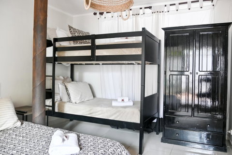 Designer Studios Manly - Accommodation in Surfers Paradise 40