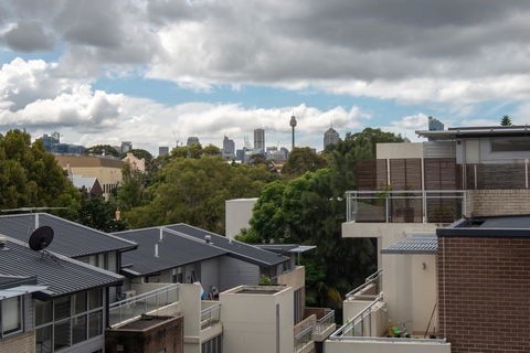 Large Light Luxe 3BDR 2BA Free Parking - Walk To Sydney Uni And RPA - Accommodation in Surfers Paradise 2