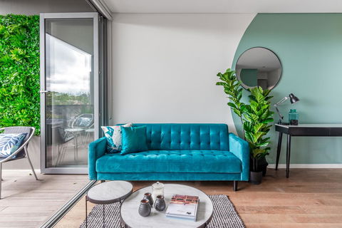 Large Light Luxe 3BDR 2BA Free Parking - Walk To Sydney Uni And RPA - Accommodation in Surfers Paradise 3
