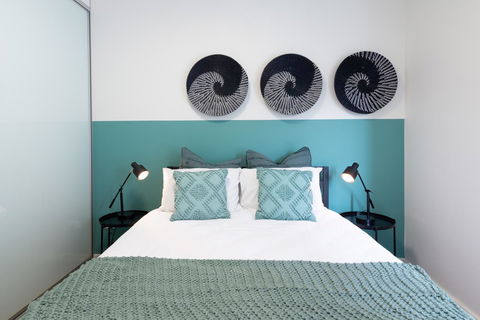 Large Light Luxe 3BDR 2BA Free Parking - Walk To Sydney Uni And RPA - Accommodation in Surfers Paradise 7