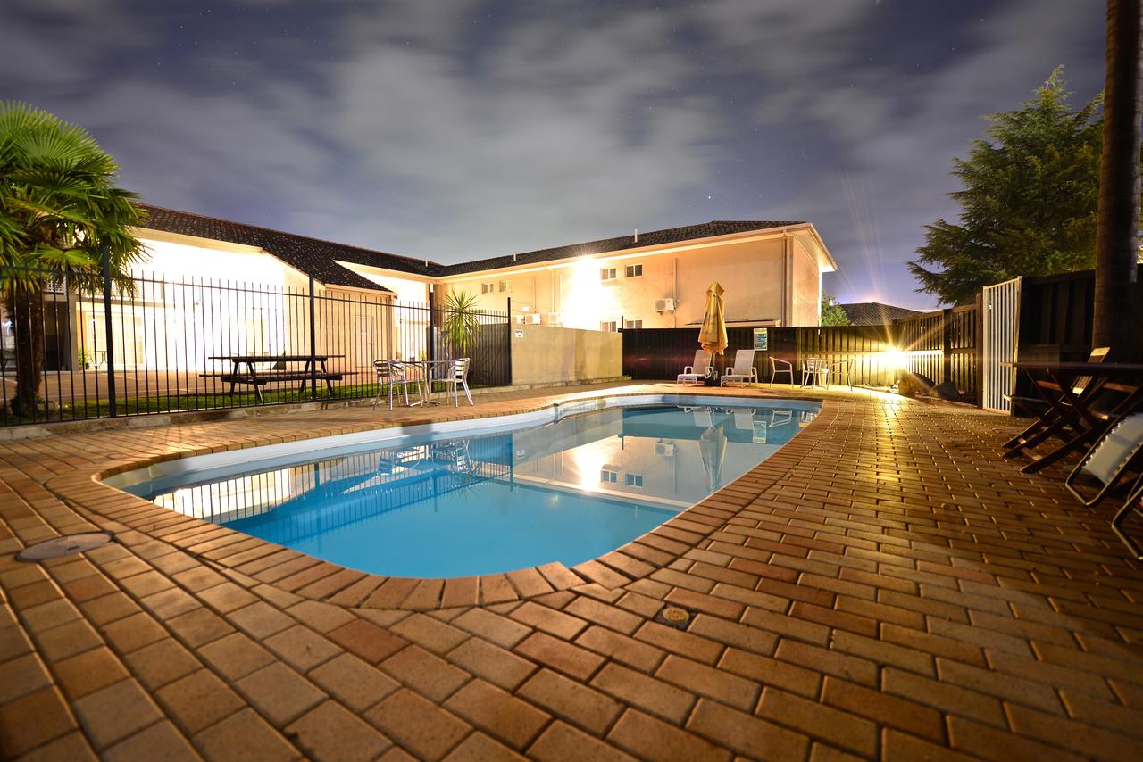 Neilrex NSW Accommodation in Surfers Paradise