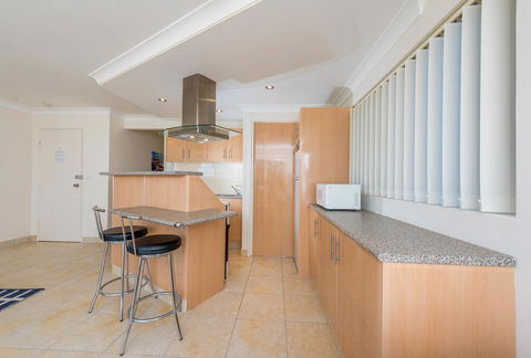 Ronald Avenue 1/65 - Shoal Bay - Accommodation in Surfers Paradise 5