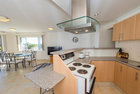 Ronald Avenue 1/65 - Shoal Bay - Accommodation in Surfers Paradise 6