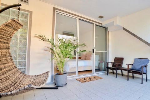 Hastings By The Sea - Accommodation in Surfers Paradise 15