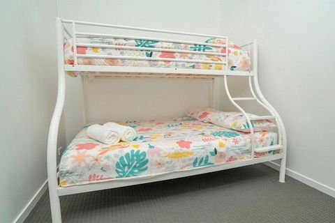 Hastings By The Sea - Accommodation in Surfers Paradise 9