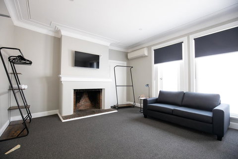 Horse And Jockey Hotel Homebush - Accommodation in Surfers Paradise 2