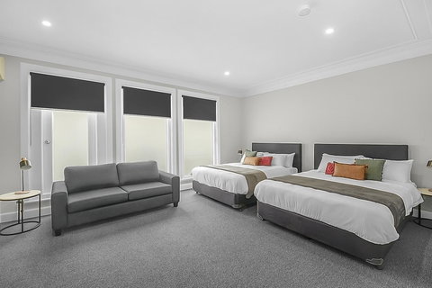 Horse And Jockey Hotel Homebush - Accommodation in Surfers Paradise 0