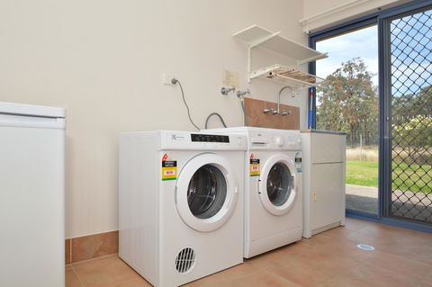 JE Guesthouse, Central To All The Hunter Valley Has To Offer - Accommodation in Surfers Paradise 38