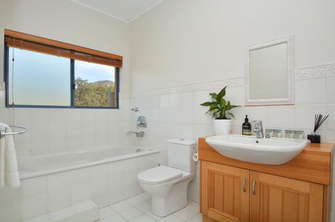 JE Guesthouse, Central To All The Hunter Valley Has To Offer - Accommodation in Surfers Paradise 23