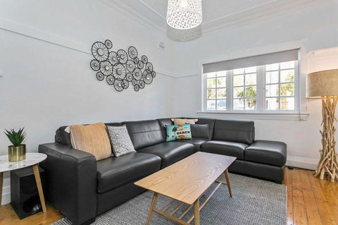 Seaspray - Manly Beach Apartment Close To The Sand - Accommodation in Surfers Paradise 5