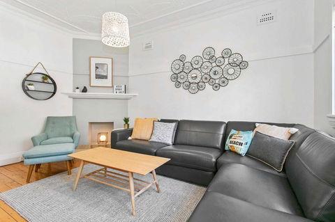 Seaspray - Manly Beach Apartment Close To The Sand - Accommodation in Surfers Paradise 0