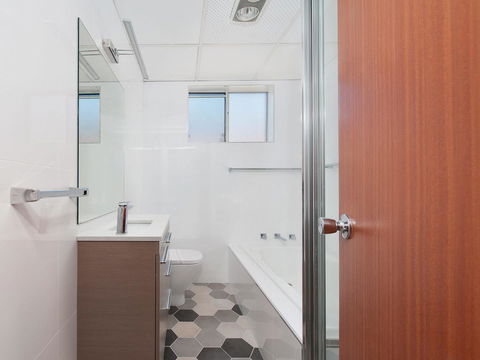 Victoria Parade, Kiah, Unit 10, 53 - Accommodation in Surfers Paradise 11