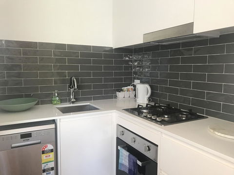 Woollahra Gem, Spectacular Views And Garden Paradise - Accommodation in Surfers Paradise 9