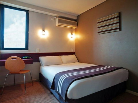 Hotel Hacienda - Accommodation in Surfers Paradise 29