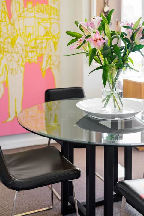 Waterfront Apartment Brimming With Inspirational Artwork - Accommodation in Surfers Paradise 23