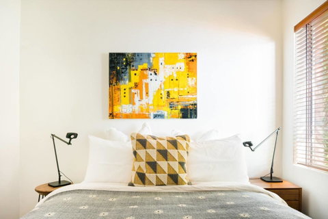 Waterfront Apartment Brimming With Inspirational Artwork - Accommodation in Surfers Paradise 16