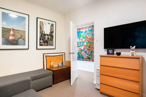 Waterfront Apartment Brimming With Inspirational Artwork - Accommodation in Surfers Paradise 22