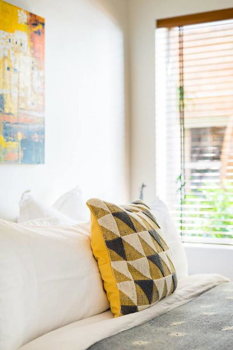 Waterfront Apartment Brimming With Inspirational Artwork - Accommodation in Surfers Paradise 20