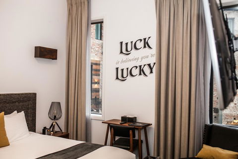 The Lucky Hotel - Accommodation in Surfers Paradise 1