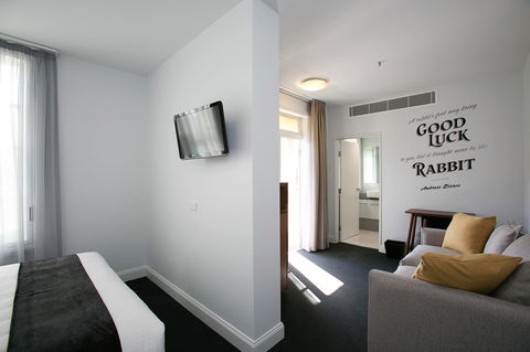The Lucky Hotel - Accommodation in Surfers Paradise 29