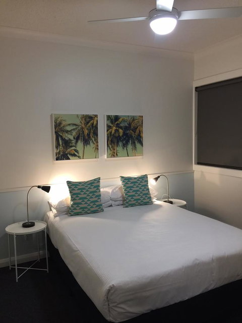 Hibiscus Motel - Accommodation in Surfers Paradise 9