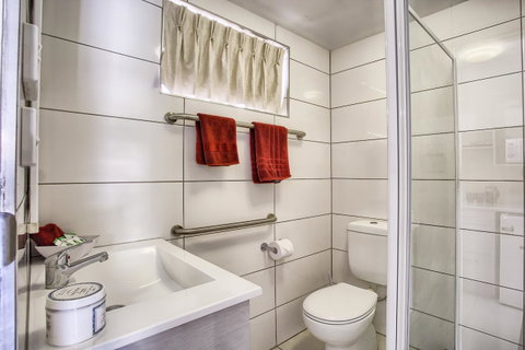 Hibiscus Motel - Accommodation in Surfers Paradise 34