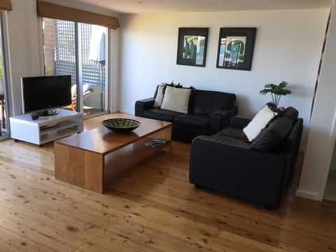 Swan Bay Hideaway - Accommodation in Surfers Paradise 16