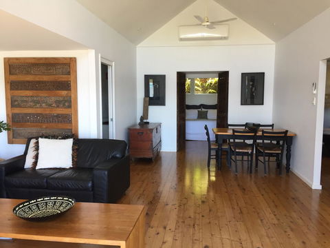 Swan Bay Hideaway - Accommodation in Surfers Paradise 11