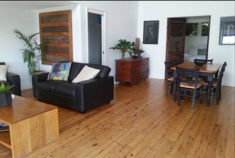 Swan Bay Hideaway - Accommodation in Surfers Paradise 2