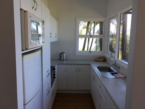 Swan Bay Hideaway - Accommodation in Surfers Paradise 4