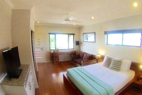 Aabi's At Byron - Accommodation in Surfers Paradise 3