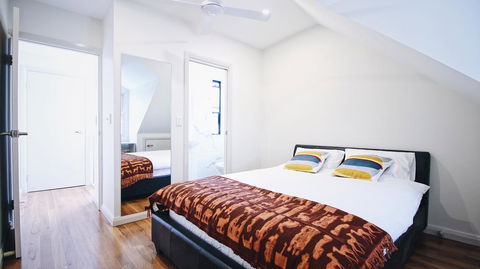 Cozy 5 Bed House In Sydney - Accommodation in Surfers Paradise 12