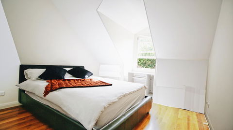 Cozy 5 Bed House In Sydney - Accommodation in Surfers Paradise 21
