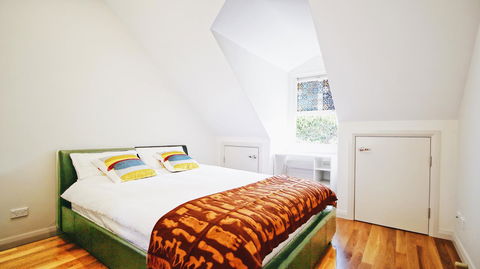 Cozy 5 Bed House In Sydney - Accommodation in Surfers Paradise 19