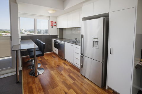 Honeysuckle Executive Apartments - Accommodation in Surfers Paradise 4