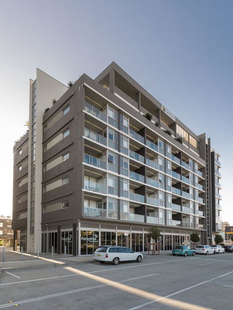 Honeysuckle Executive Apartments - Accommodation in Surfers Paradise 0