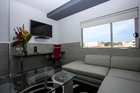 Honeysuckle Executive Apartments - Accommodation in Surfers Paradise 17