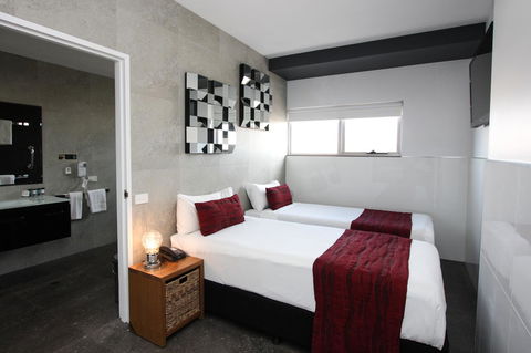 Honeysuckle Executive Apartments - Accommodation in Surfers Paradise 2