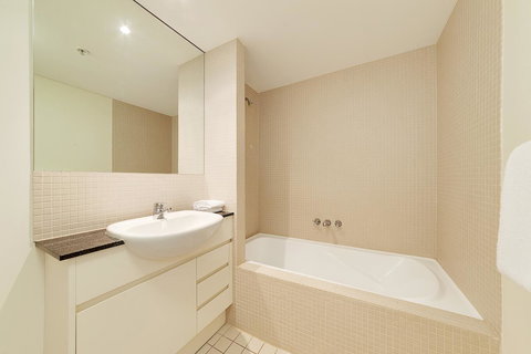 Wyndel Apartments - Apex North Sydney - Accommodation in Surfers Paradise 9