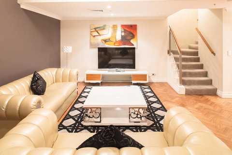 Seasons Harbour Plaza - Accommodation in Surfers Paradise 4