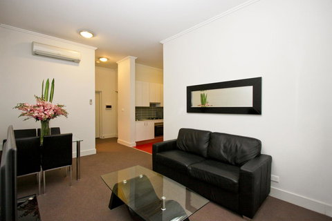 The Star Apartments - Accommodation in Surfers Paradise 6