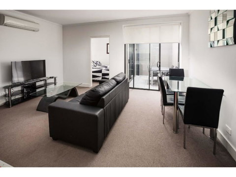 The Star Apartments - Accommodation in Surfers Paradise 2