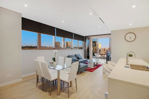 Brand New 3 Bedrooms Apt With Waterfront View - Accommodation in Surfers Paradise 6