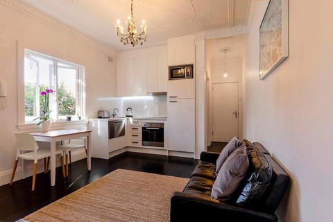 BONDI BEACH PRIME 1 Bedroom + Sunroom - Accommodation in Surfers Paradise 0