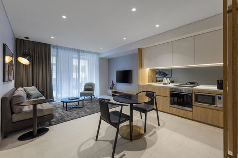 SKYE Suites Sydney - Accommodation in Surfers Paradise 22