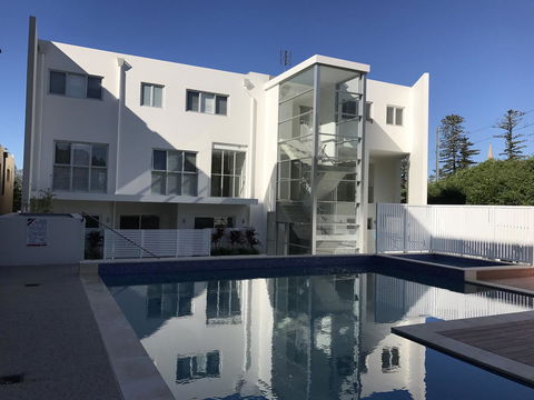 Belle Vue- Penthouse At Black Beach - Accommodation in Surfers Paradise 19