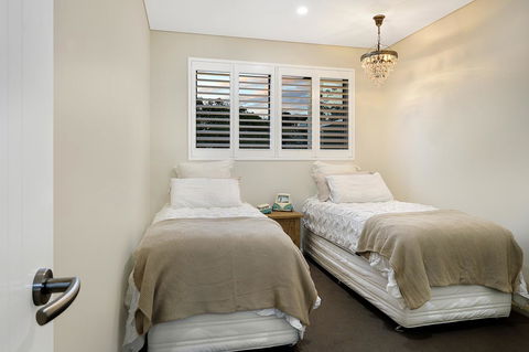 Belle Vue- Penthouse At Black Beach - Accommodation in Surfers Paradise 13