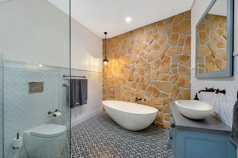 Belle Vue- Penthouse At Black Beach - Accommodation in Surfers Paradise 10