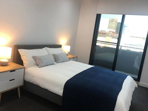 Specious Apartment With 2 Large Bedrooms - Accommodation in Surfers Paradise 7