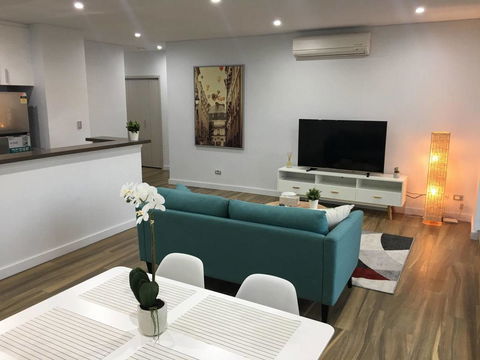 Specious Apartment With 2 Large Bedrooms - Accommodation in Surfers Paradise 0